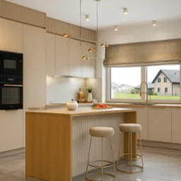 Jasna kuchnia z wyspą i złotymi hokerami. Minimalistyczny design, okno z widokiem na dom. Beżowe szafki i marmurowy backsplash. Oświetlenie punktowe i wisząca lampa.