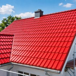 Ocieplenie dachu powłoką termoizolacyjną – mniej strat ciepła i niższe rachunki za ogrzewanie.