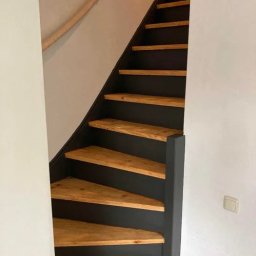 Cyklinowanie schodów Zduńska Wola 2