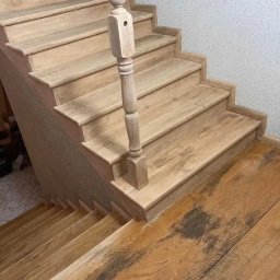 Cyklinowanie schodów Zduńska Wola 3