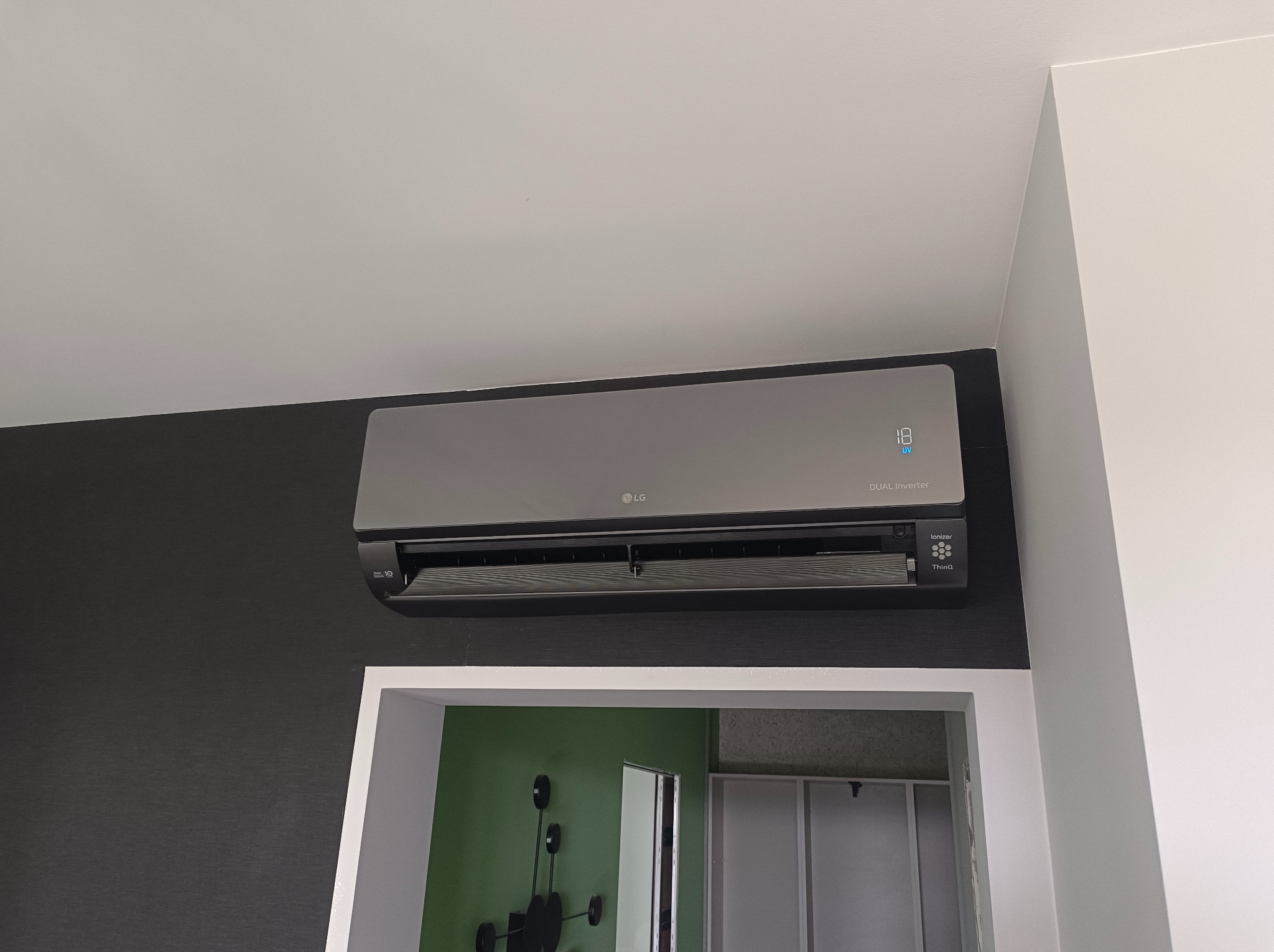 Stylowy i elegancki, pasujące do tapet.