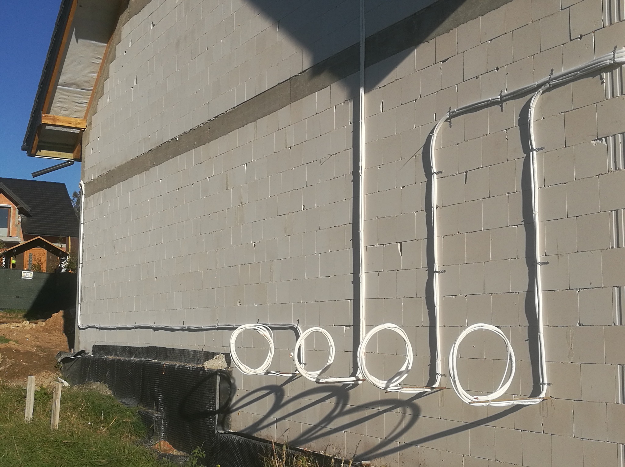 Przygotowanie instalacji na etapie wykańczania / ocieplania budynków.