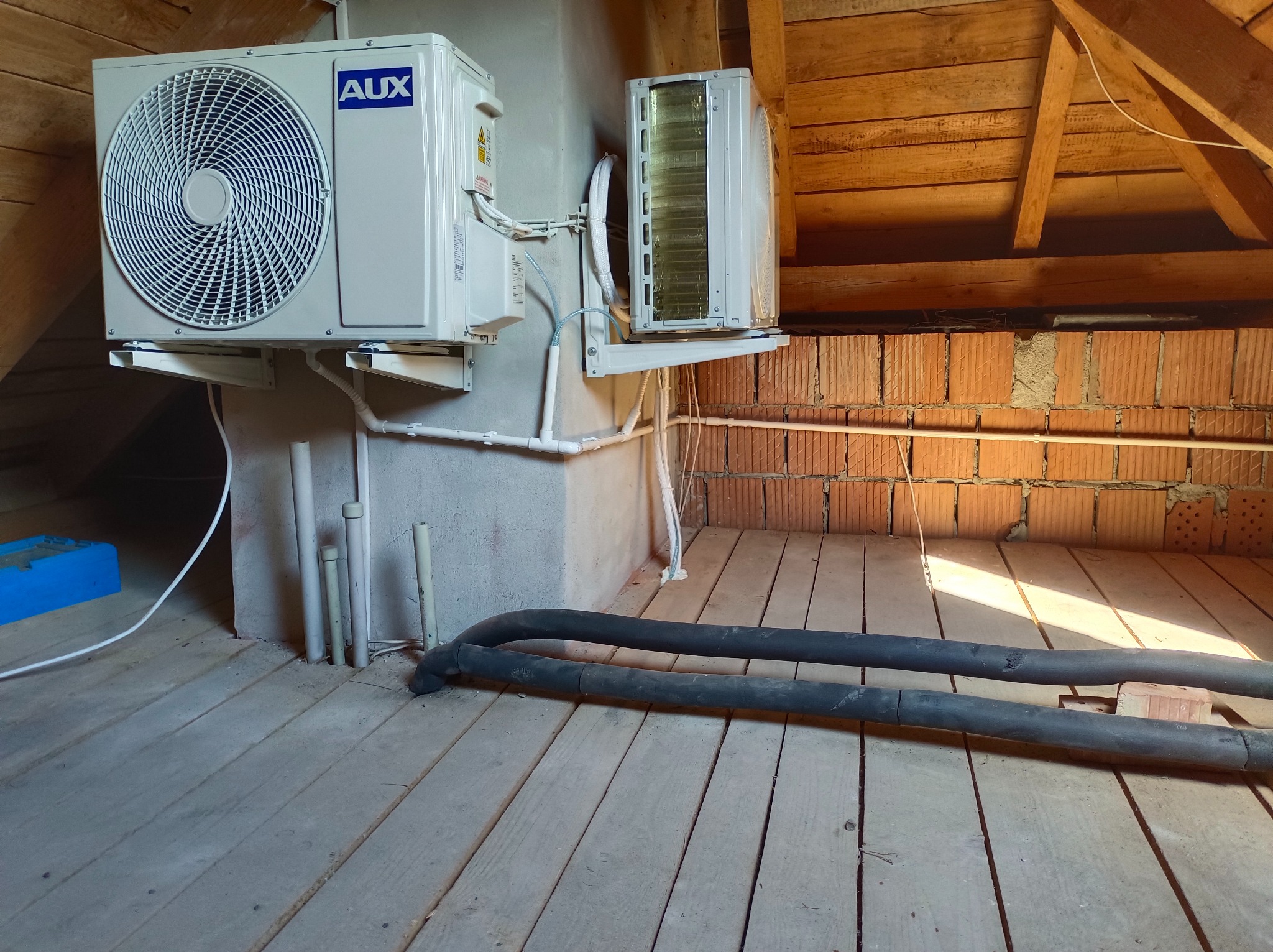 Schowane na Poddaszu.