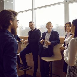 Szkolenia, doradztwo, coaching i mentoring: przywództwo, strategia, zmiana, sprzedaż.