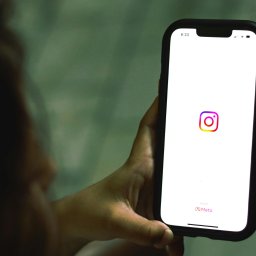 Plan social media dla firm i marek osobistych z Warszawy i Piaseczna. Tworzymy strategię publikacji, dobieramy tematy i formaty treści, przygotowujemy harmonogram postów, reelsów. Optymalizujemy treści pod algorytmy i dbamy o spójny wizerunek marki 