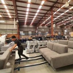 Przemysł Meblarski
Oferujemy wykwalifikowanych stolarzy, monterów i operatorów maszyn do przemysłu meblarskiego. Nasi specjaliści posiadają doświadczenie w produkcji mebli różnego typu.