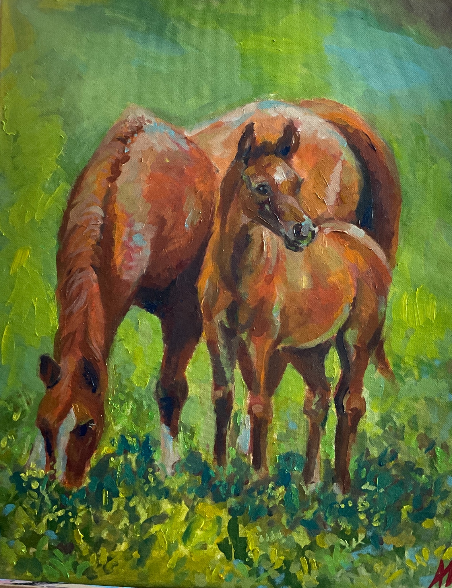 Obraz olejny przedstawia klacz i źrebię na zielonej łące, w ciepłych odcieniach brązu i zieleni. Widoczne pociągnięcia pędzla nadają dziełu ekspresyjny charakter.