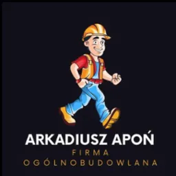 Ilustracja: Uśmiechnięty budowlaniec w kasku, logo firmy 'Arkadiusz Apoń Firma Ogólnobudowlana' na ciemnym tle. Grafika w stylu cartoon.