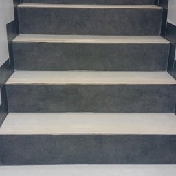 Eco Shine - Schody po gruntownym czyszczeniu poremontowym , dbamy o każdy szczegół - od pierwszego stopnia po ostatni.