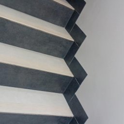 Schody po czyszczeniu poremontowym.