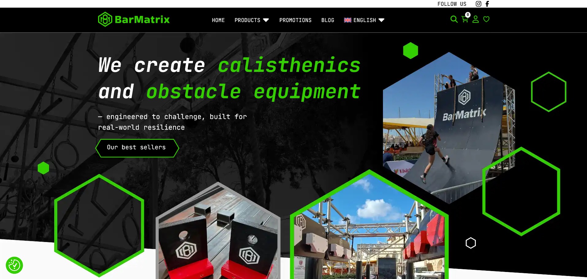 Strona internetowa firmy BarMatrix prezentująca sprzęt do kalisteniki i torów przeszkód, z elementami graficznymi i zdjęciami produktów w akcji.