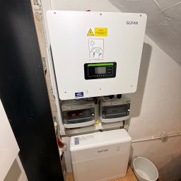 Magazyn sofar oraz falownik hybrydowy 