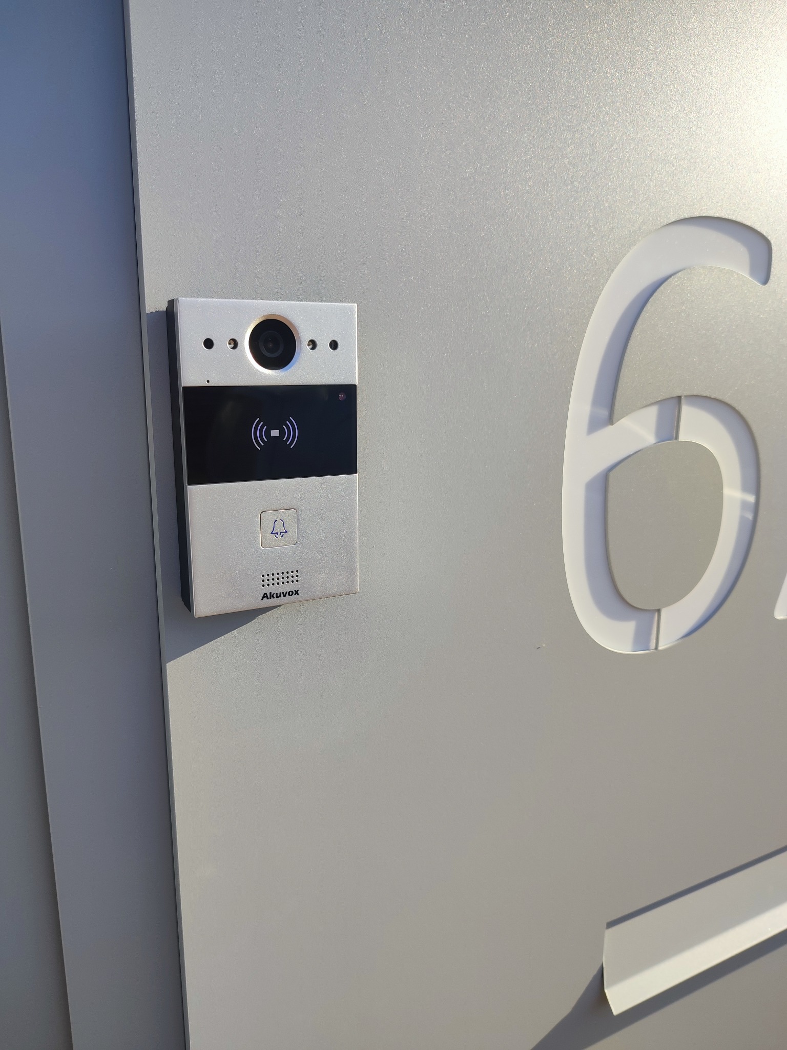 Domofon Akuvox z możliwością otwierania telefonem