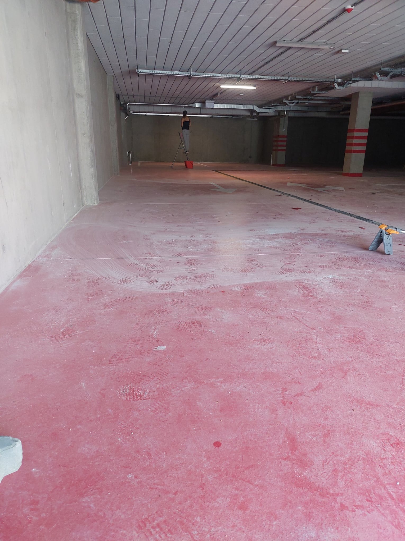 Sprzątanie garaży PRZED PRACA