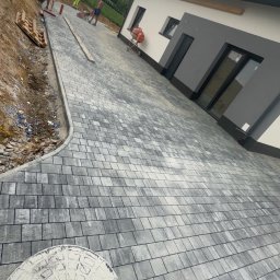 Układanie kostki brukowej Lubień 3
