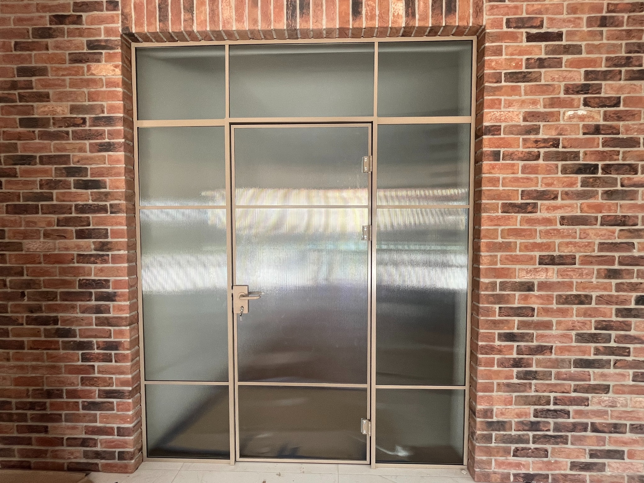 Zabudowa typu loft akustyczna do pokoju pracy