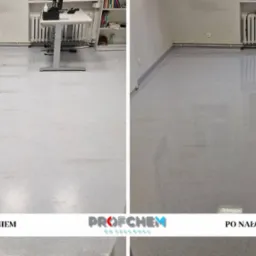 Zdjęcie 'przed i po' prezentujące efekt czyszczenia i nałożenia polimeru na podłogę w pomieszczeniu biurowym. Widoczne różnice w połysku i czystości.