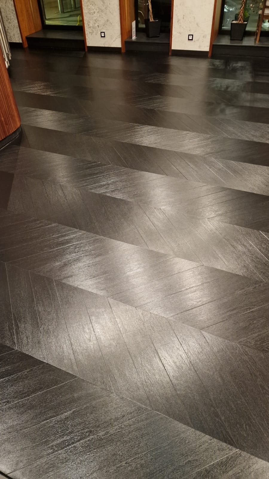 Lakierowanie paneli LVT