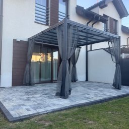 Level Up Tomasz Bułyk - Skręcenie gotowego zadaszenia.