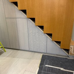 zabudowa pod schodami