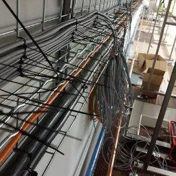 Trasy kablowe, automatyki przemysłowej zgodnie z projektem.