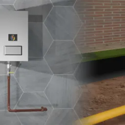 Schemat instalacji gazowej z piecem na tle heksagonalnych płytek i trawnika z oznaczeniem gazu. Widoczne rury w ziemi, przekrój gruntu. Wizualizacja 3D.