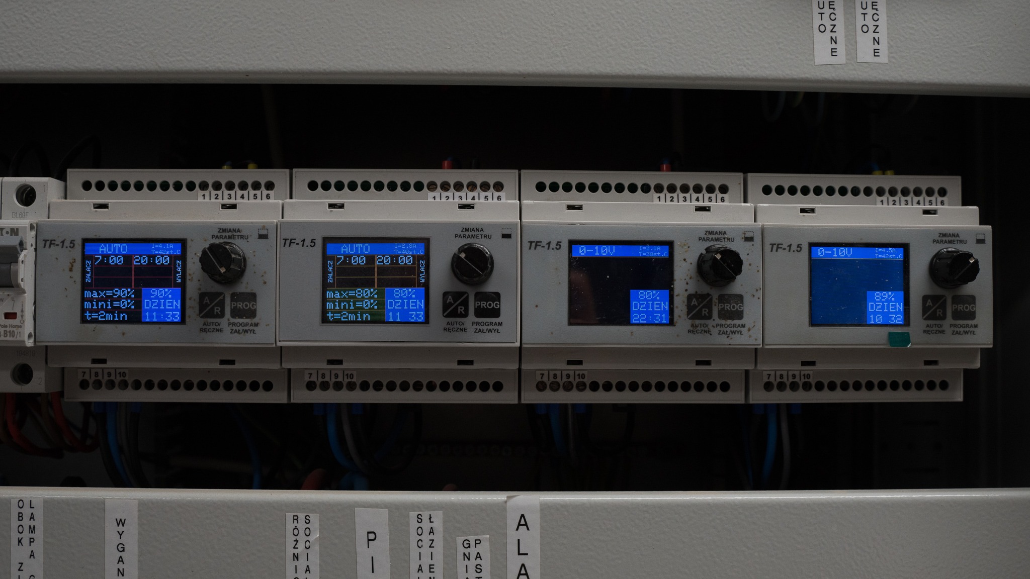 LEDkomplex - sterowanie oświetleniem w kurniku