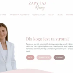 Minimalistyczna strona internetowa z wizerunkiem kobiety w białym żakiecie, logo 'Zapytaj Mamy' i hasłem 'Dla kogo jest ta strona?' w jasnej, pastelowej kolorystyce.