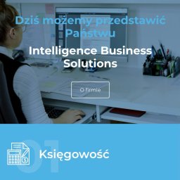 Marek Bieganowski - Strona internetowa firmy Intelligence Business Solutions na ekranie komputera, prezentująca usługi księgowości, podatków i kadr. Widok zza ramienia osoby pracującej przy biurku.