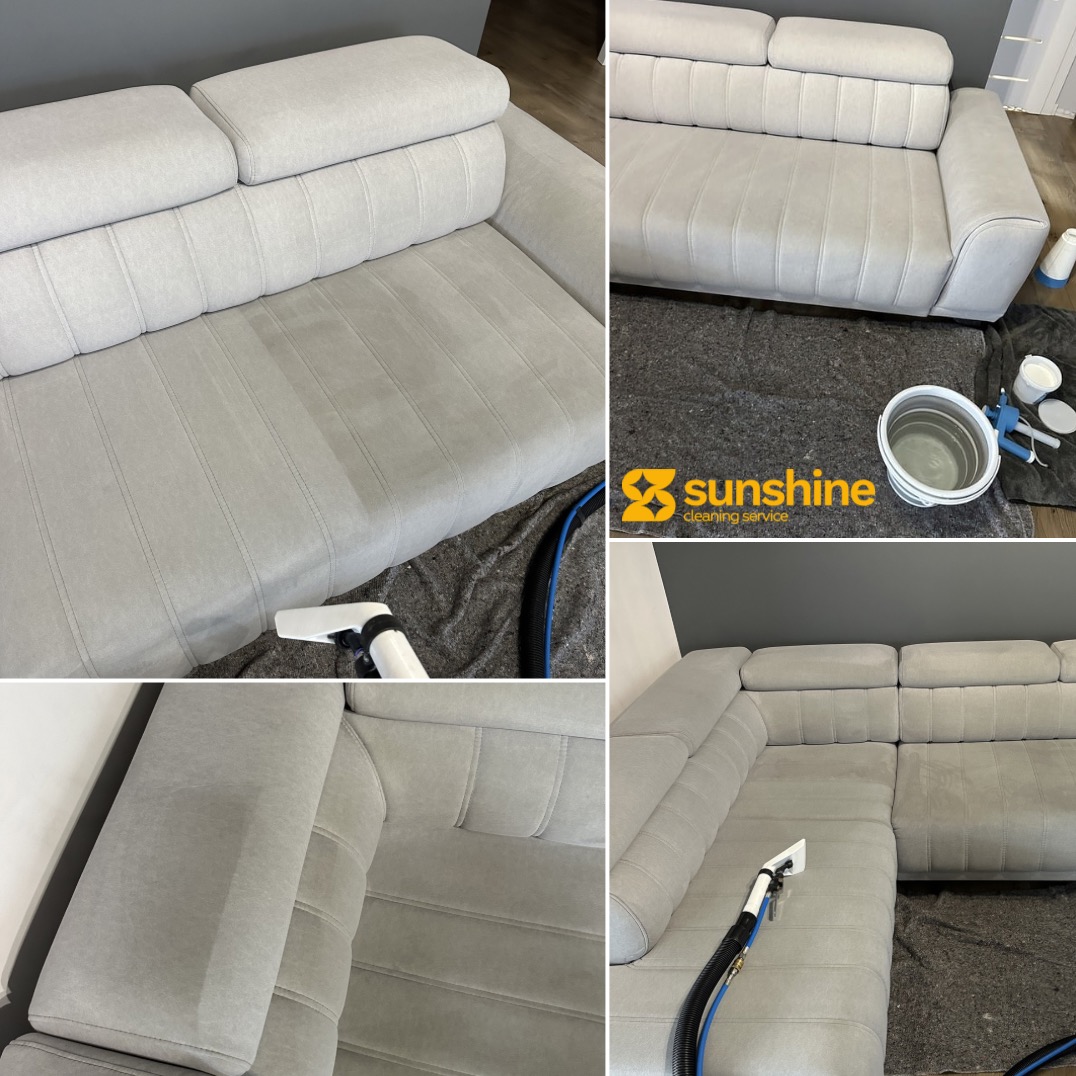 Czyszczenie jasnoszarej, modułowej sofy z widocznym efektem prania na fragmencie tapicerki. Obok wiadro z wodą i akcesoria do czyszczenia.