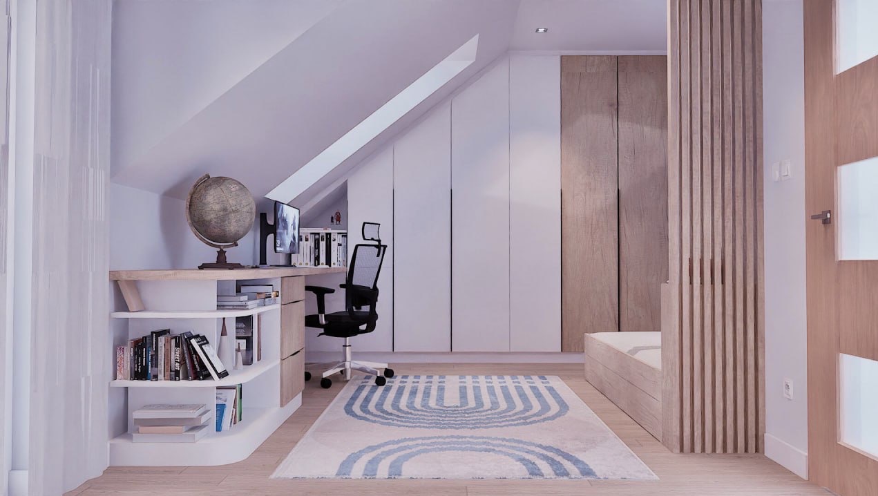 Pokój na poddaszu ze skośnym sufitem. Biurko z globusem, regał na książki, dywan w geometryczne wzory i zabudowa meblowa w odcieniach bieli i drewna.