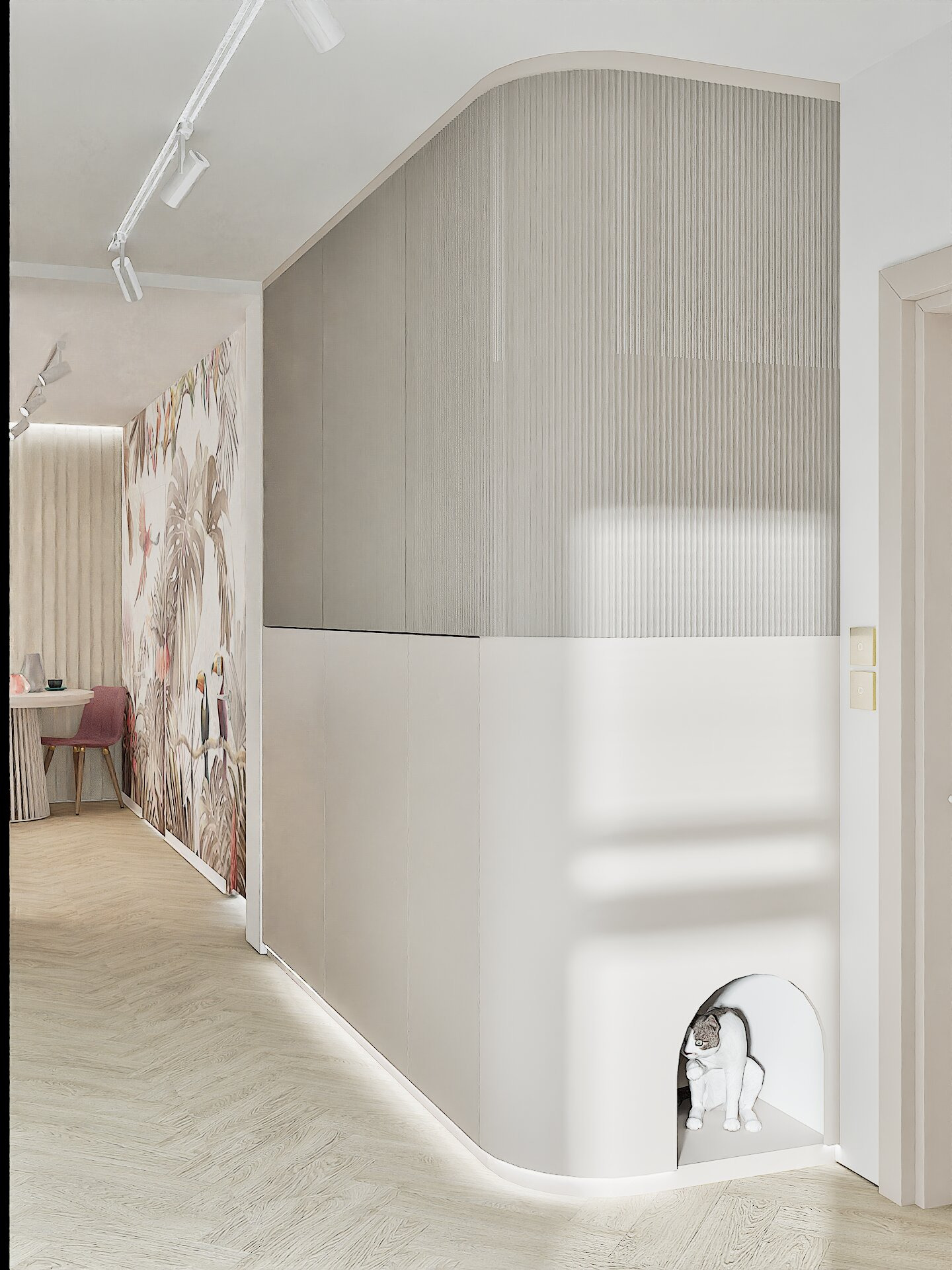 Nowoczesny przedpokój z tapetą w tropikalne wzory i zabudową z podświetleniem LED oraz niszowym legowiskiem dla kota. Jasne drewno na podłodze.