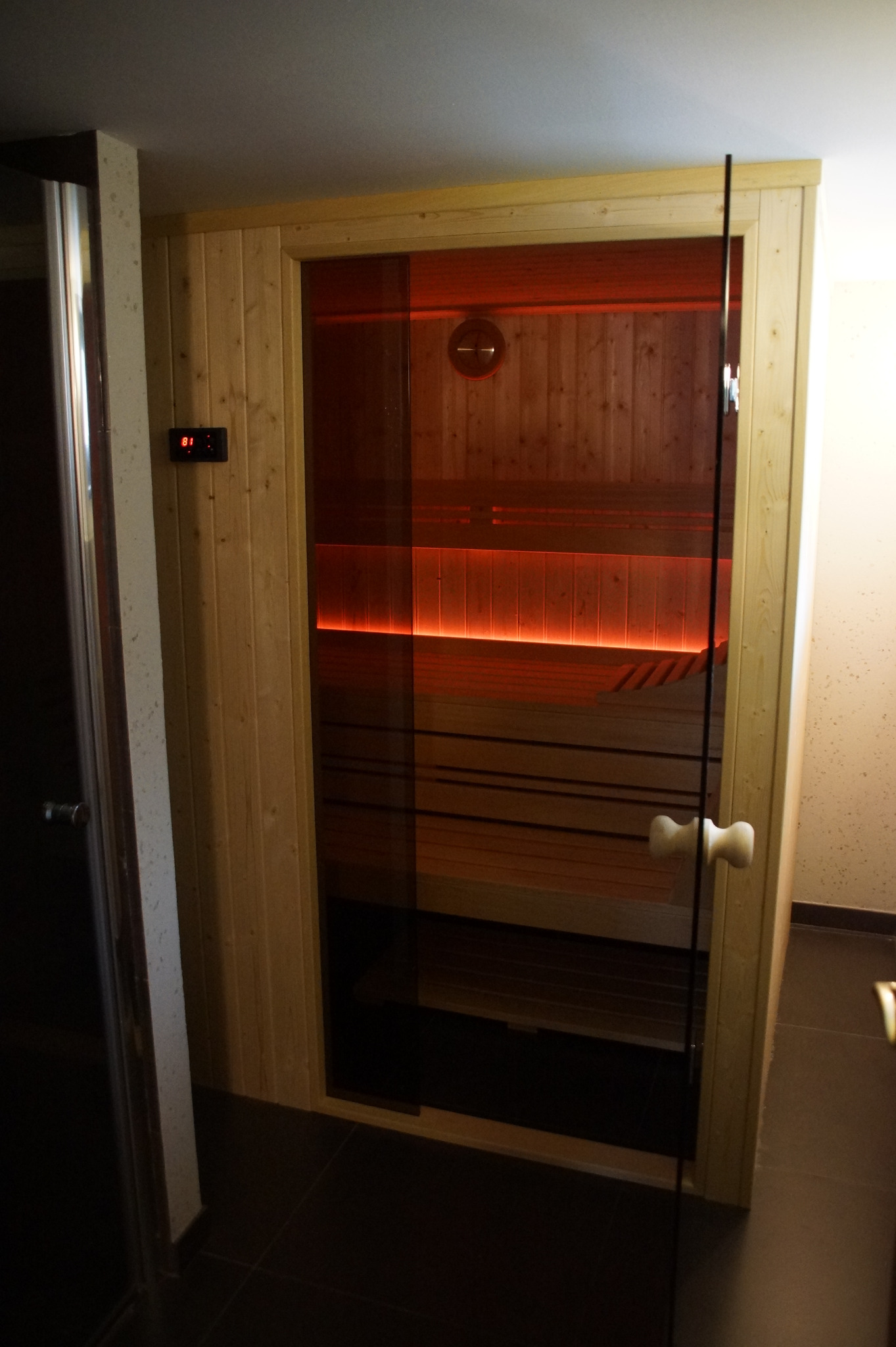 Niewielka sauna fińska wykonana dla prywatnego klienta.