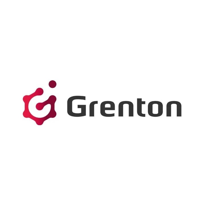 Logo firmy Grenton z czerwonym, abstrakcyjnym symbolem po lewej i nazwą firmy po prawej stronie na białym tle. Minimalistyczny design.