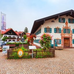 Plac przed hotelem w Priem Im Chinsee - Niemcy.