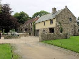 Renowacja ( obudowa) placu w ponad 1000 letnim dworku. Dolton Stafford Anglia