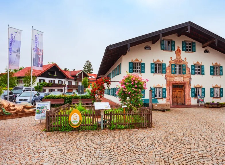 Plac przed hotelem w Priem Im Chinsee - Niemcy.