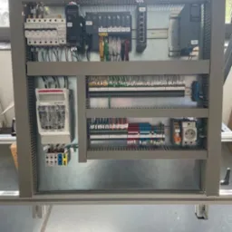 Szafa elektryczna maszyny przemysłowej