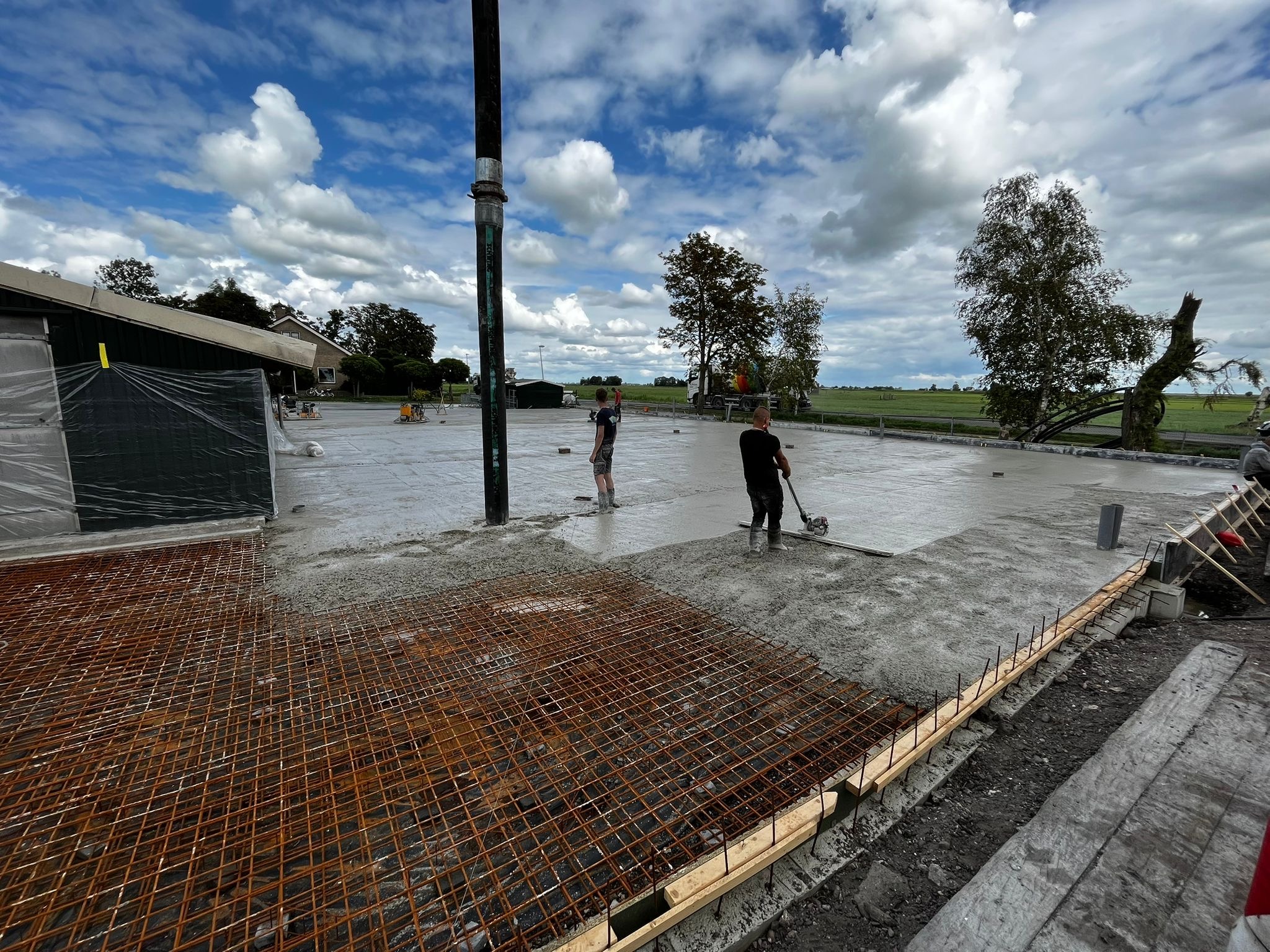 Nie ma dobrej posadzki bez solidnego betonu- u nas jakość zaczyna się od podstaw