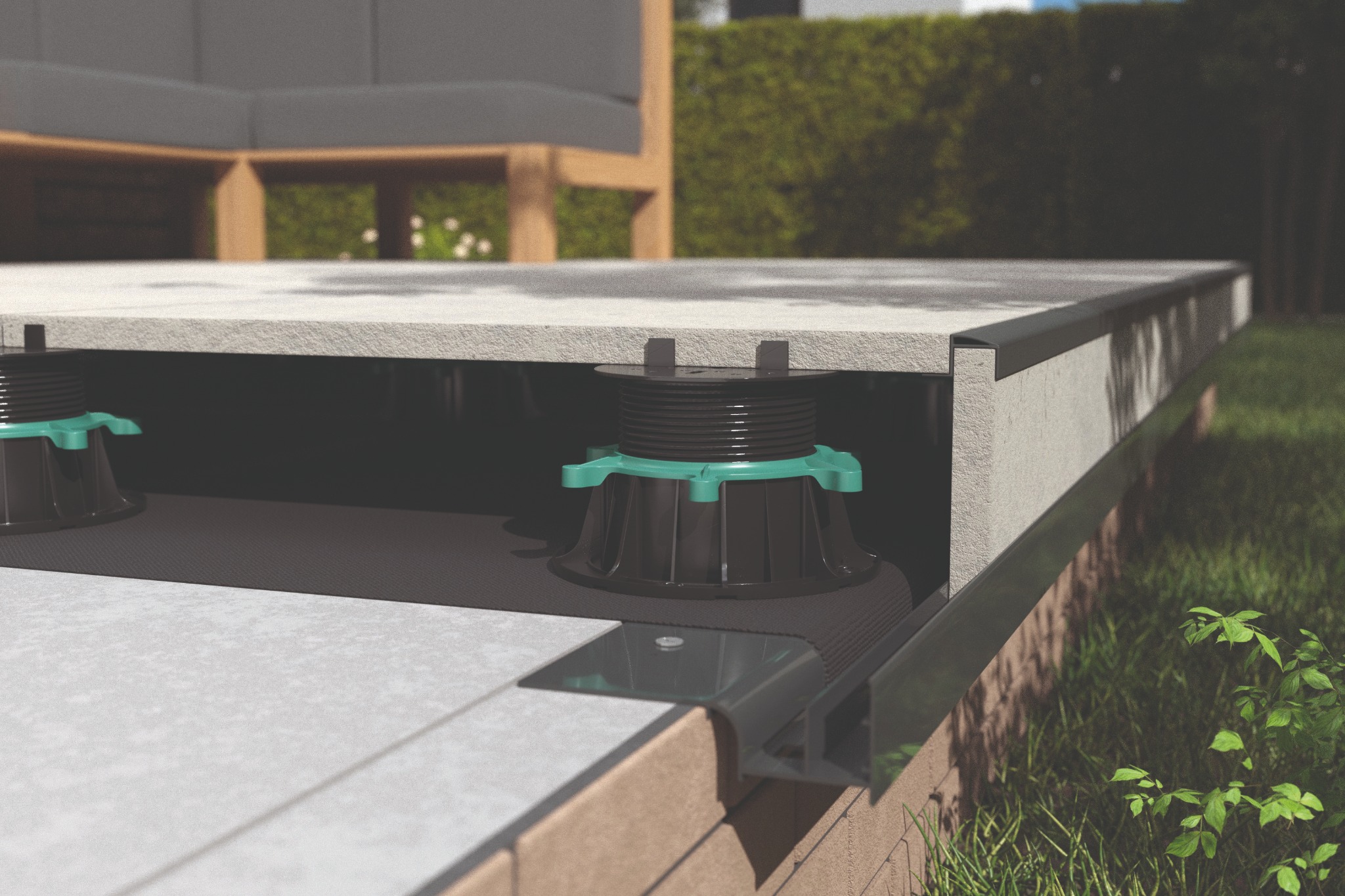 Przekrój tarasu z płyt na regulowanych wspornikach, widoczne detale konstrukcyjne, listwa wykończeniowa i podłoże z hydroizolacją. Tło: zieleń ogrodu.