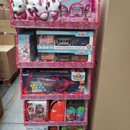 Konfekcja - budowa i zatowarowanie 650 standów reklamowych - asortyment: 65 SKU zabawki + dystrybucja do Dino