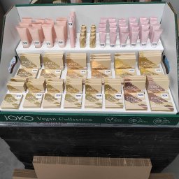 Konfekcja - boxy z kosmetykami