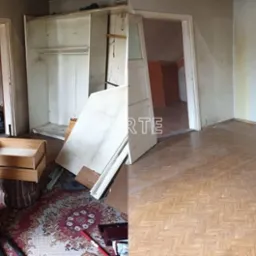 Zdjęcie 'przed i po' ukazujące pokój: po lewej zagracony z rozmontowanymi meblami, dywanem, po prawej wysprzątany, z parkietem i pustymi ścianami.