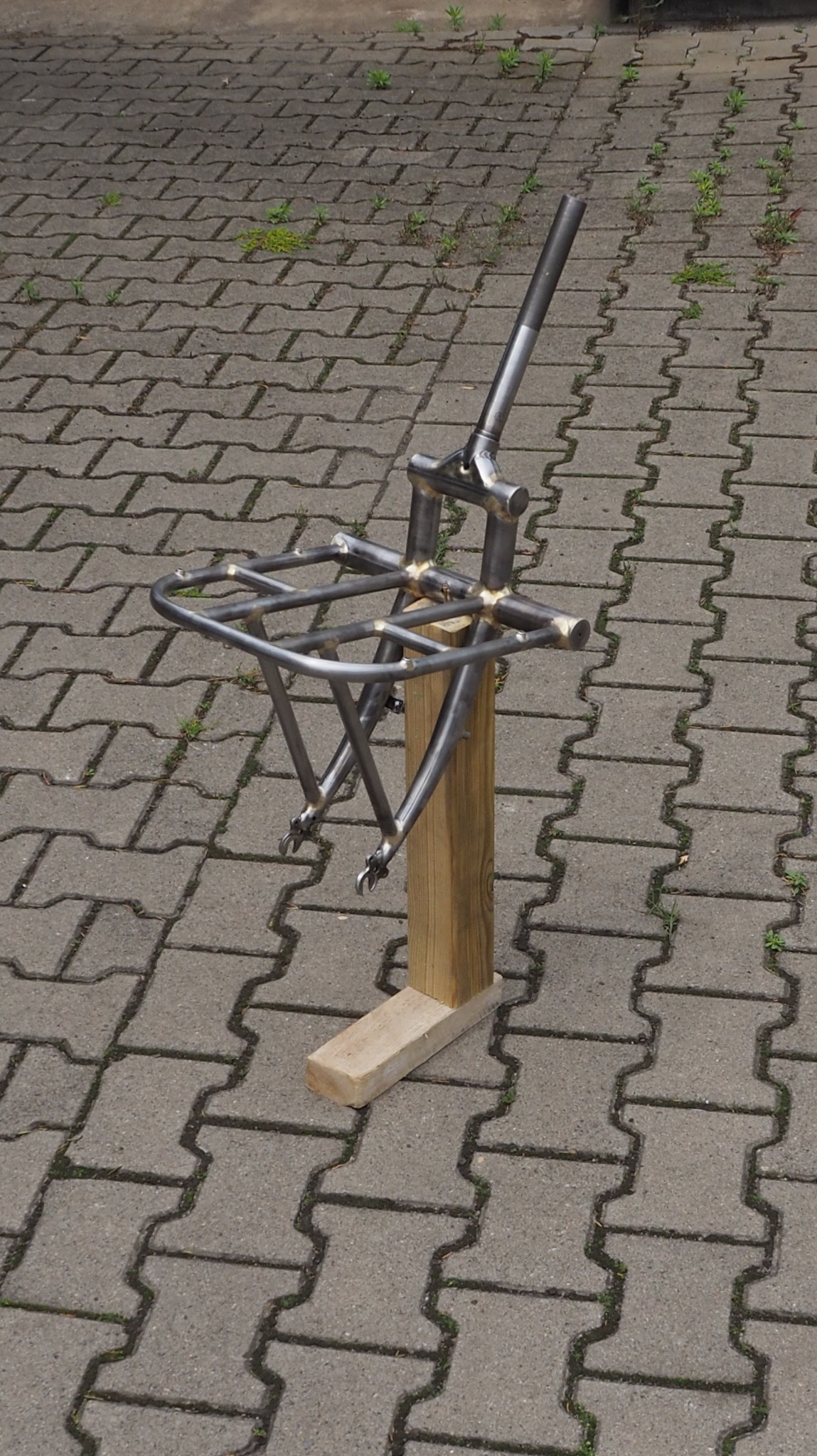 Widelec rowerowy typu Cargo ze stali