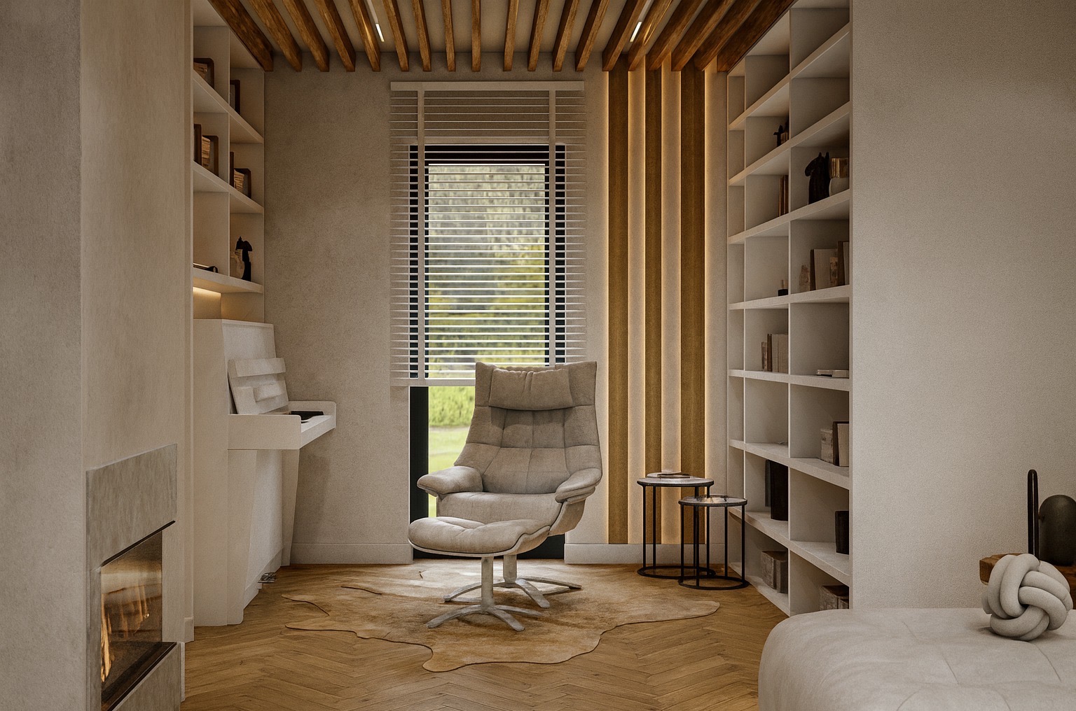 Neutralne wnętrze: fotel z podnóżkiem na skórzanym dywanie, fortepian, regał z książkami, drewniany sufit z oświetleniem, okno z żaluzjami i kominek.