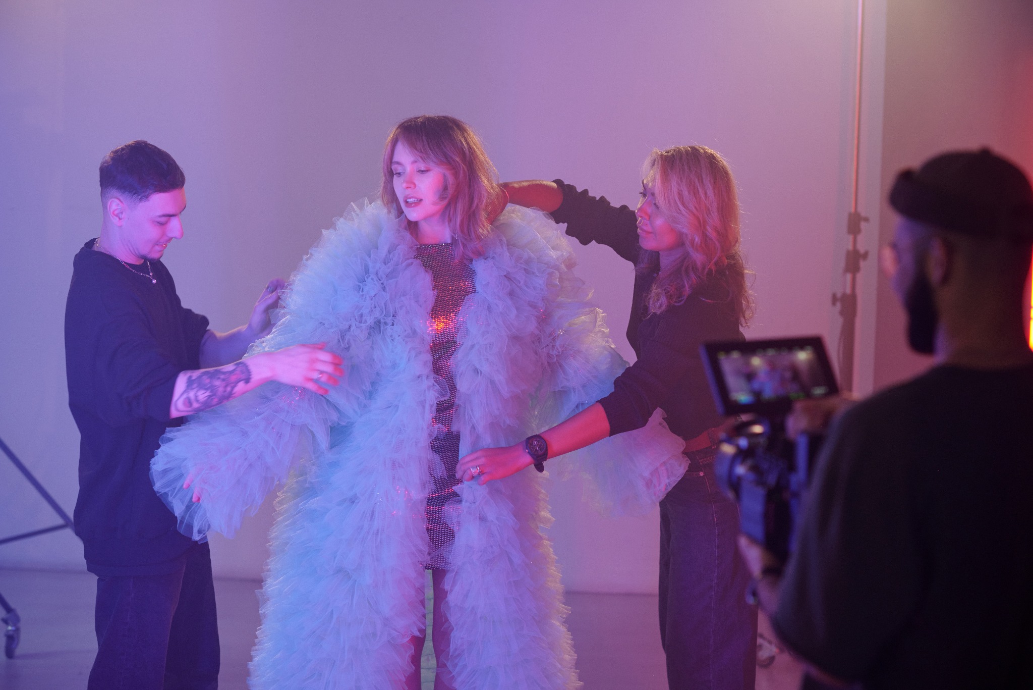 Realizujemy filmy i sesje modowe z wizarzystką i całą ekpią.