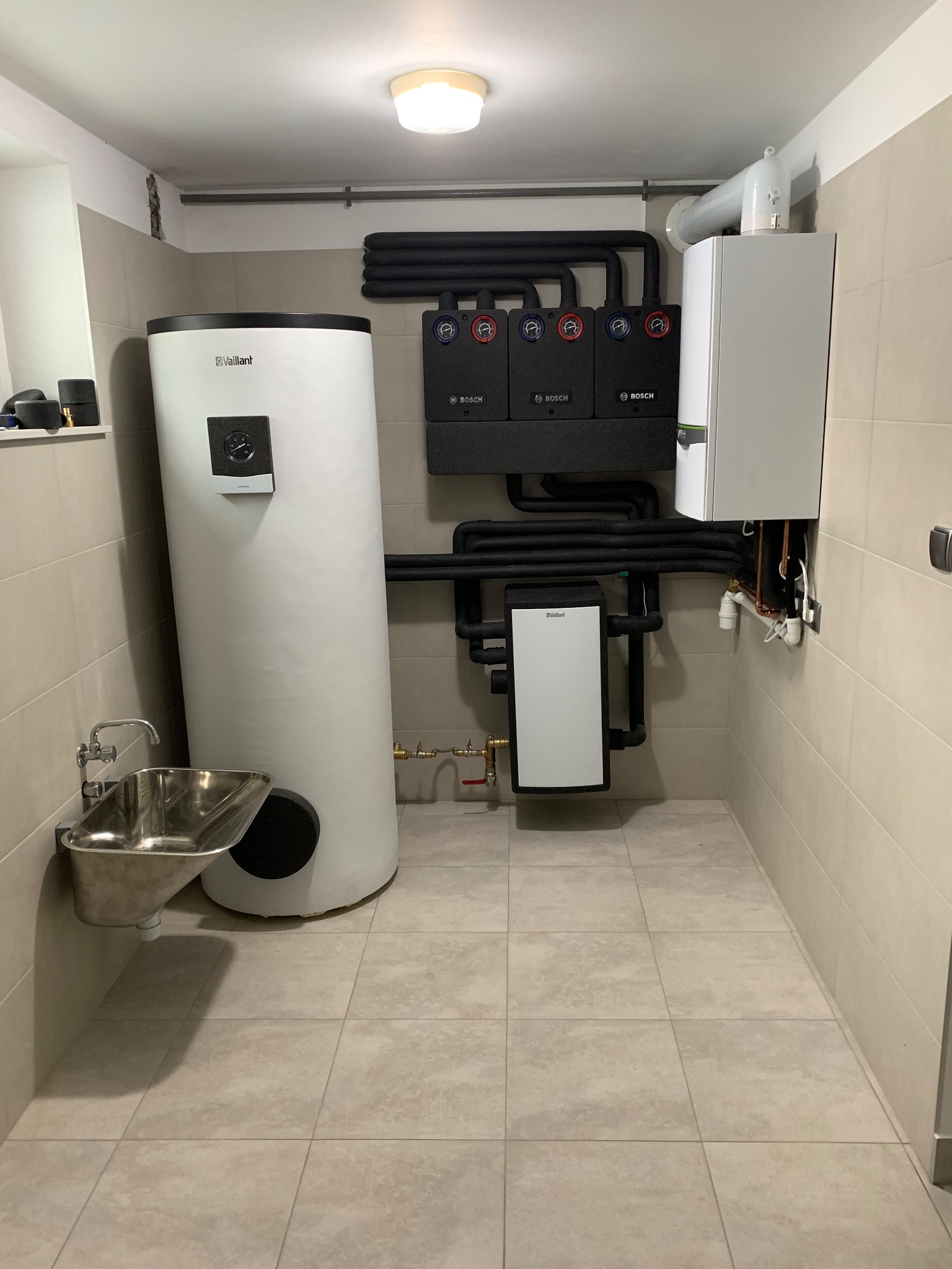 Hybryda z kotłem gazowym, 3 obiegi grzewcze