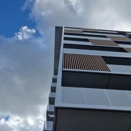 Zajmujemy się montażem konstrukcji stalowych: hale, wiaty, balustrady. Doświadczenie, dokładność i sprawna realizacja to nasza wizytówka.