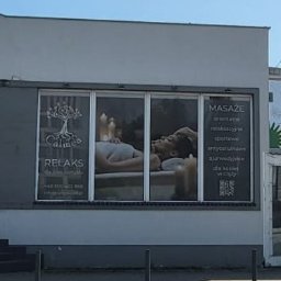 Wejście główne do Salonu Calmea od ul. Jakuba Wujka 15/17, posiadamy własny oznakowany parking ( za szlabanem w prawo ) 