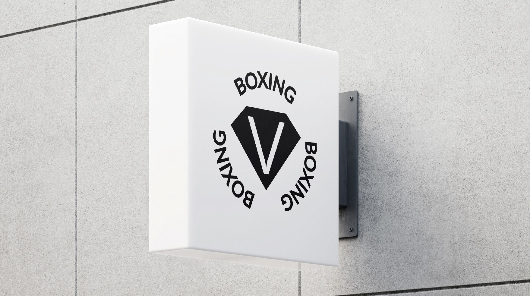 Kanciasty szyld z napisem 'BOXING' w czerni, umieszczony na szarej ścianie. Logo w kształcie rombu z literą V w środku. Minimalistyczny design, ostre oświetlenie.
